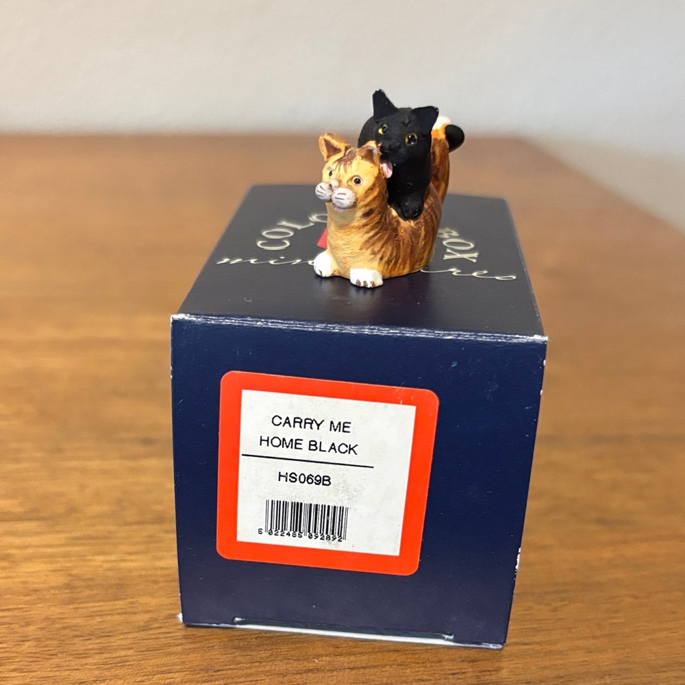 Colourbox Collectibles Peter Fagan’s  Home Sweet Home Mini Cat Figurine Set - Picture 10 of 16